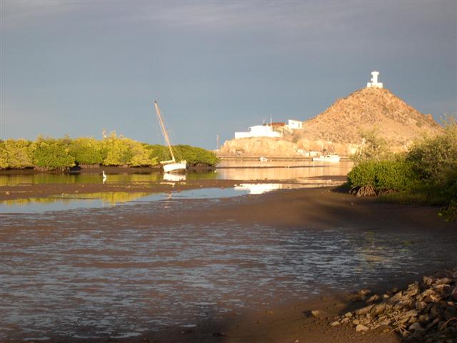 - 114 - Mulege rio low tide.jpg - 44kB