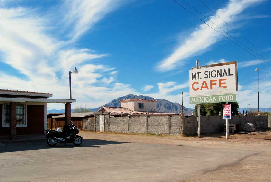 Mt-Signal-Cafe.jpg - 49kB