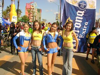 Corona girls.JPG - 48kB