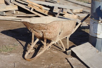 SisyphusWheelbarrow04W.jpg - 49kB