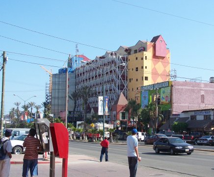 rosarito_hotel.jpg - 40kB