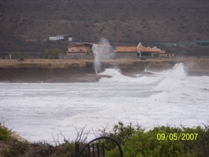 Blow hole by the runway.jpg - 32kB