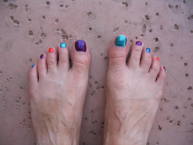 prettytoes.jpg - 42kB