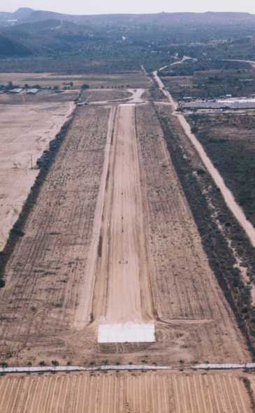 todossantos air strip.jpg - 25kB