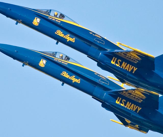 blue-angels.jpg - 47kB