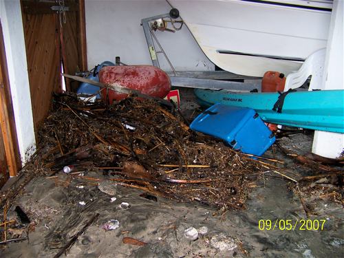 Boat House Flooded.jpg - 46kB