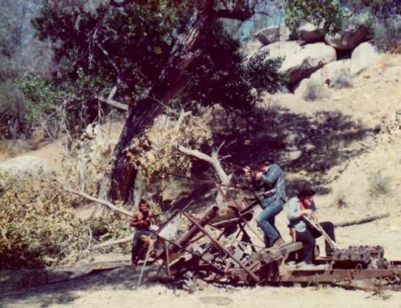 Stage_coach_hold-up_-_Kern_River_-_July_4_weekend_1974.JPG - 49kB