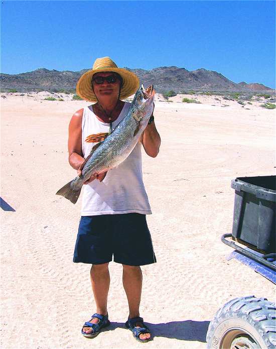 Happy Fisherman w:Corvina.jpg - 47kB