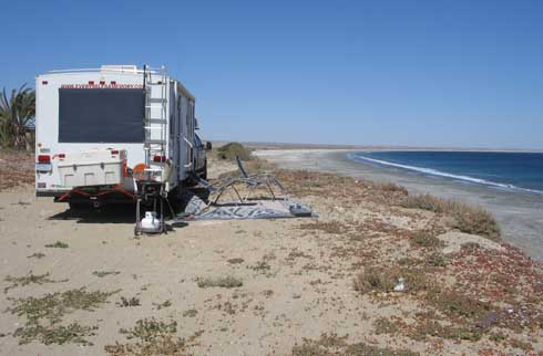 beachtrailer.jpg - 39kB