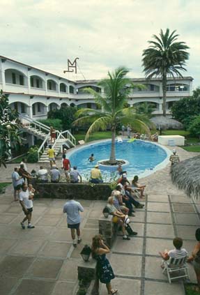 Hotel Mission Pool.1982.50k.jpg - 44kB