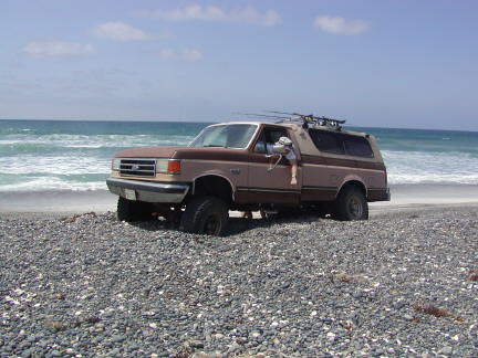 Truck on beach.JPG - 33kB