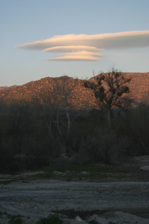 lenticularclouds.jpg - 50kB