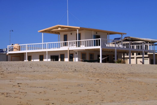 a Beach house.jpg - 49kB