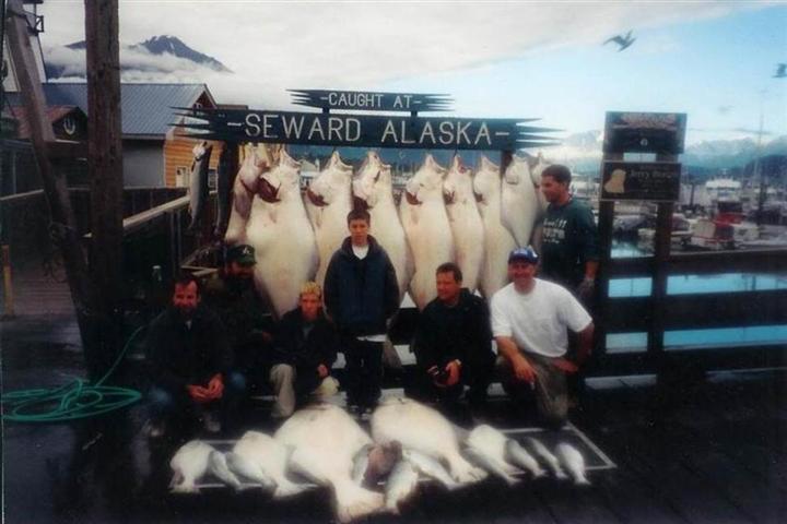 1. a bunch of halibut Seward....jpg - 49kB