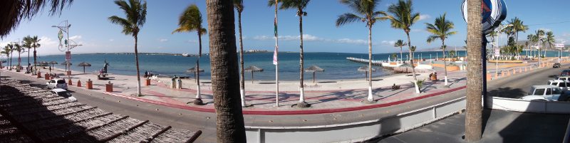 malecon-midday.jpg - 49kB