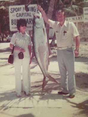 Goatcher mom and dad tarpon.jpg - 21kB