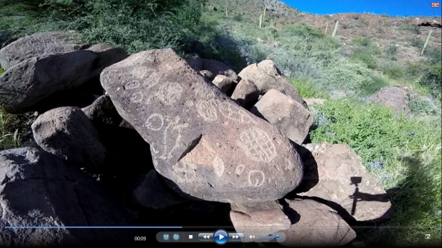 petroglyps @ Bertha's (640x360).jpg - 186kB