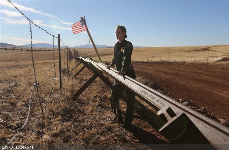 161118-us-mex-border-fence-cr_03_3c98898a6cb9ef71f22ab521ce8e411b.nbcnews-ux-1024-900.jpg - 109kB