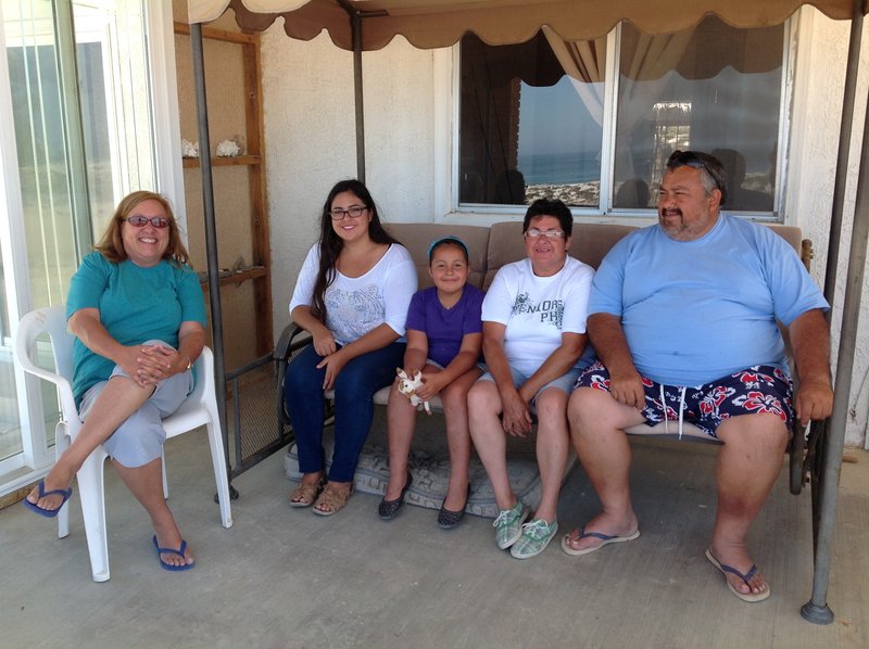 rsz_martha_family_2017.jpg - 110kB