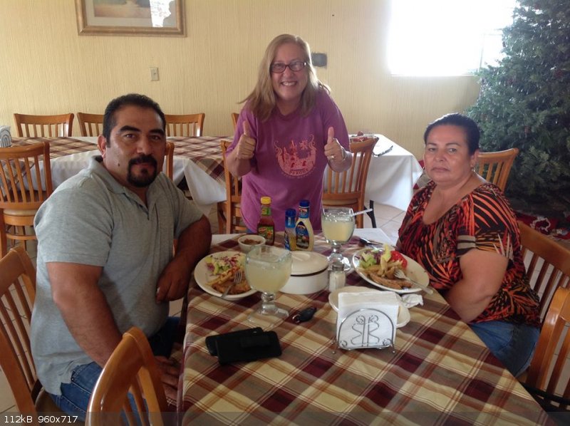 albertos family.jpg - 112kB