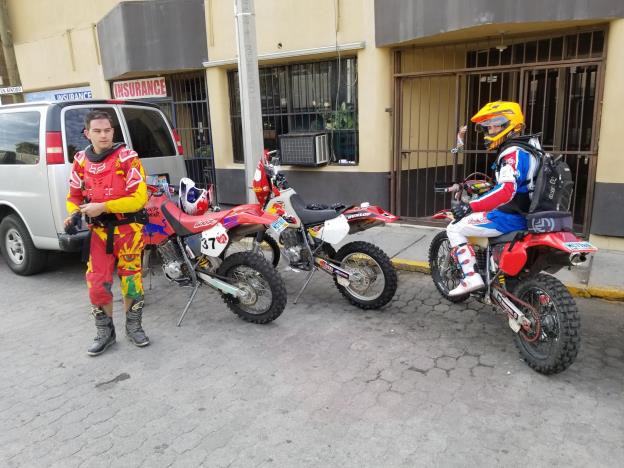 Tecate Customs.jpg - 56kB