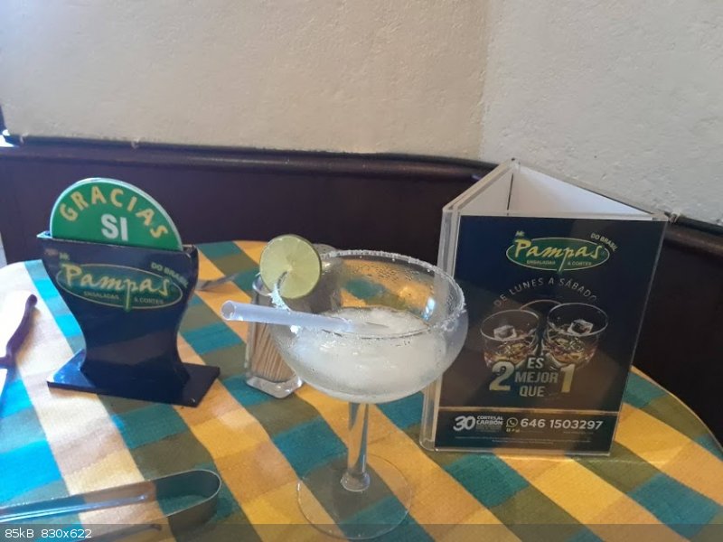 gracias si table sign.jpg - 85kB