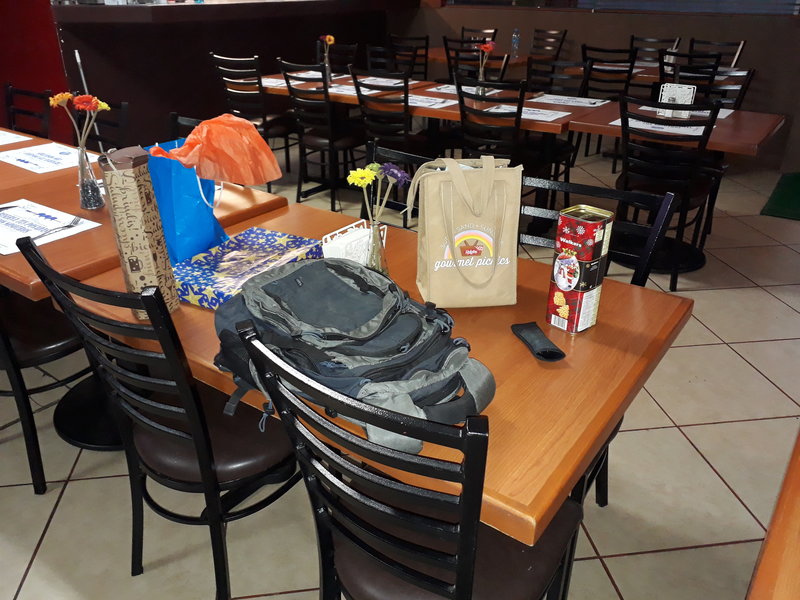 rsz_gift_table.jpg - 145kB
