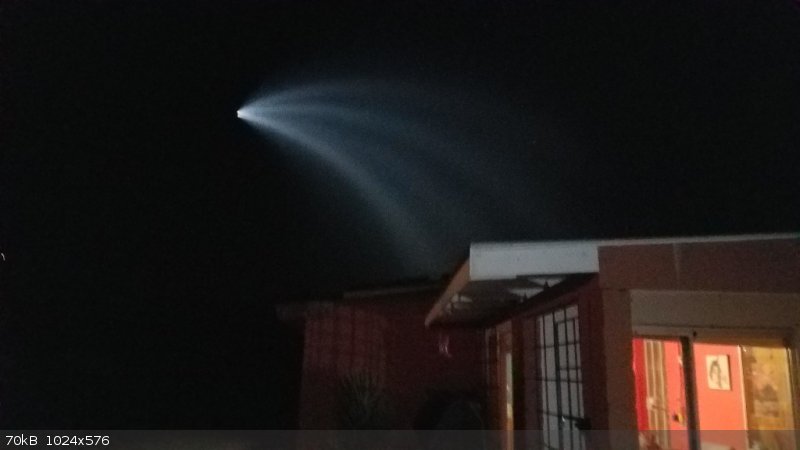 falcon 9 rocket2.jpg - 70kB