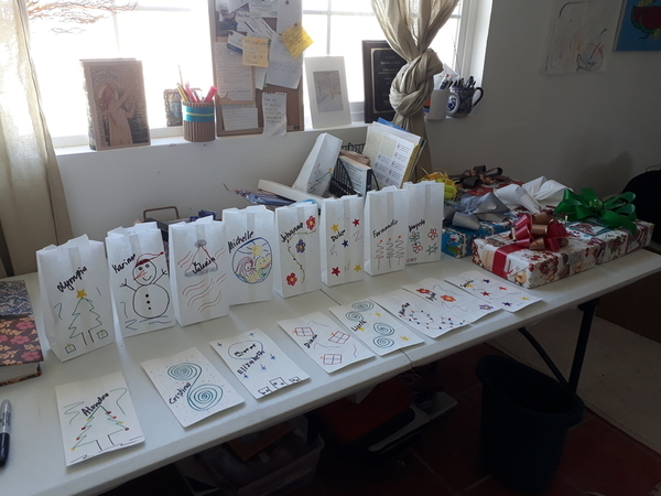 gift-bags2.jpg - 235kB