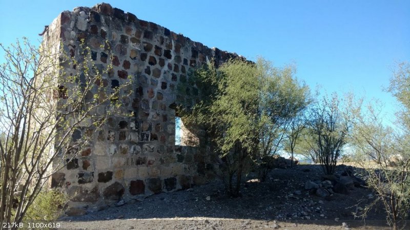 02 ruins back.jpg - 217kB