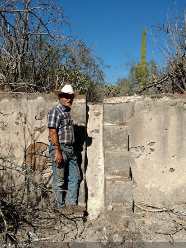 Humberto and spillway.jpg - 243kB