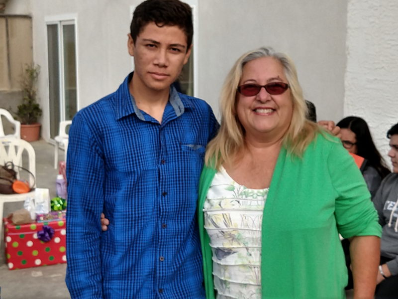Edgar and Blanca A.jpg - 92kB