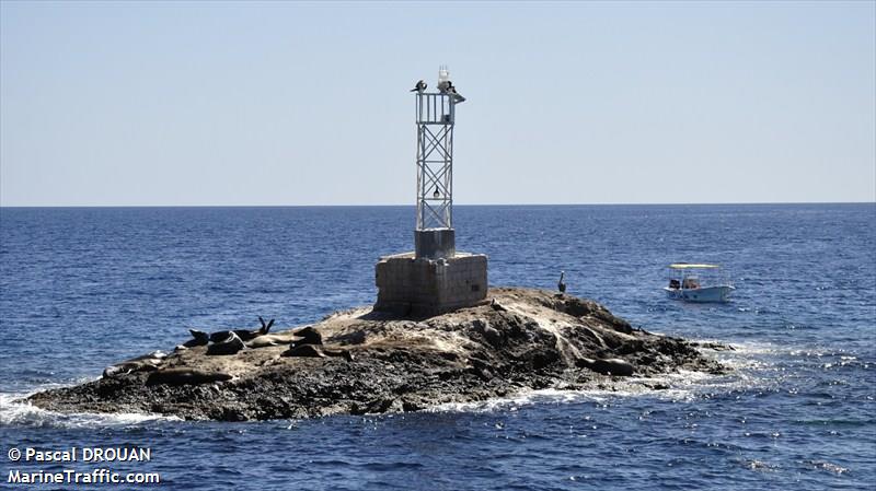 Islote_De_La_Reina.jpg - 61kB