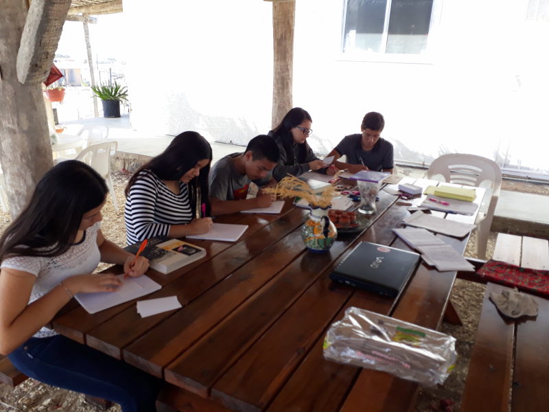Lizeth summer English classes with Blanca A.jpg - 86kB