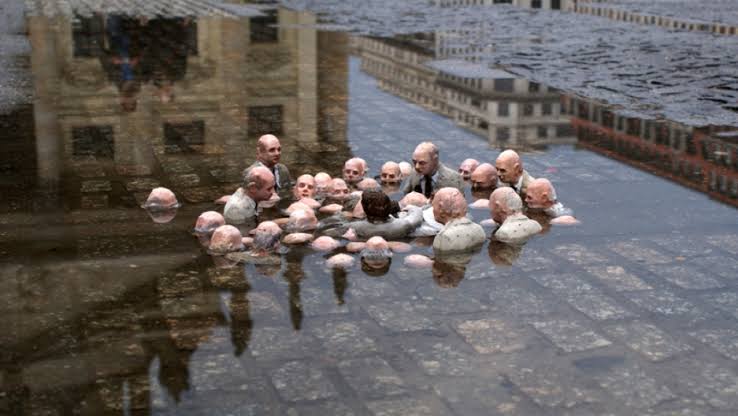 politicians under water.jpeg - 32kB