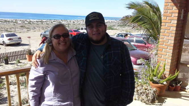 Alberto and Blanca xmas 2019A.jpg - 64kB