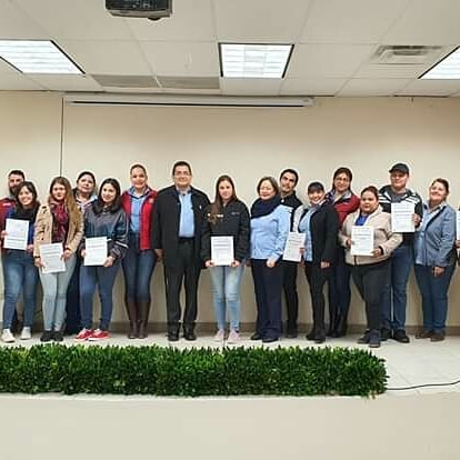 Lizeth award.jpg - 38kB