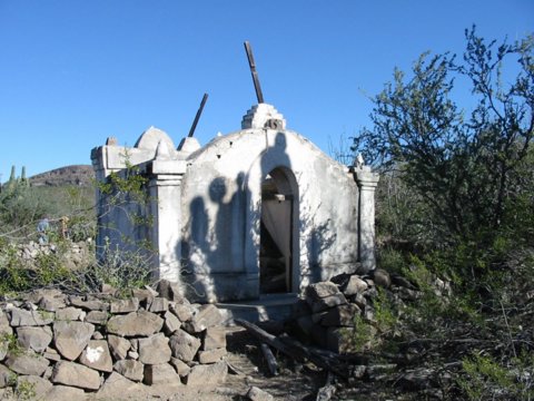 Toba Grave.jpg - 49kB