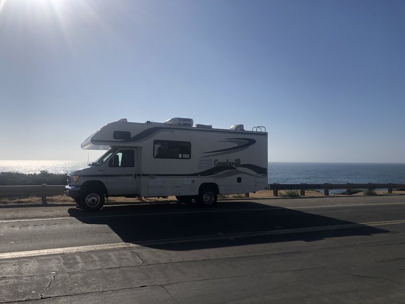 camper cliffs.jpg - 51kB