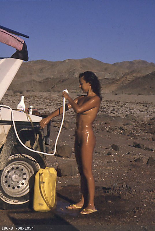baja sylvia shower-e.jpg - 186kB