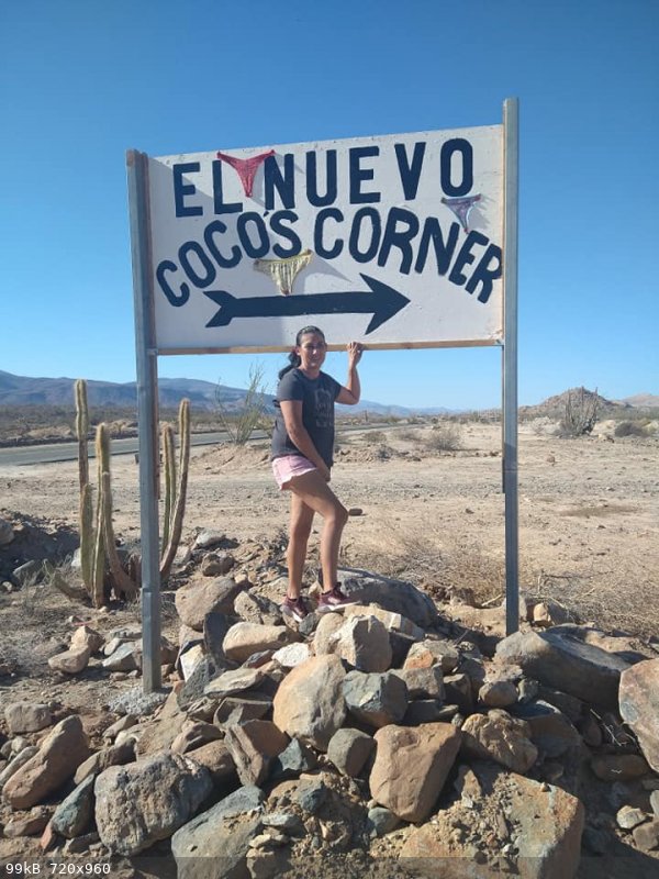 New Coco's Corner sign.jpg - 99kB