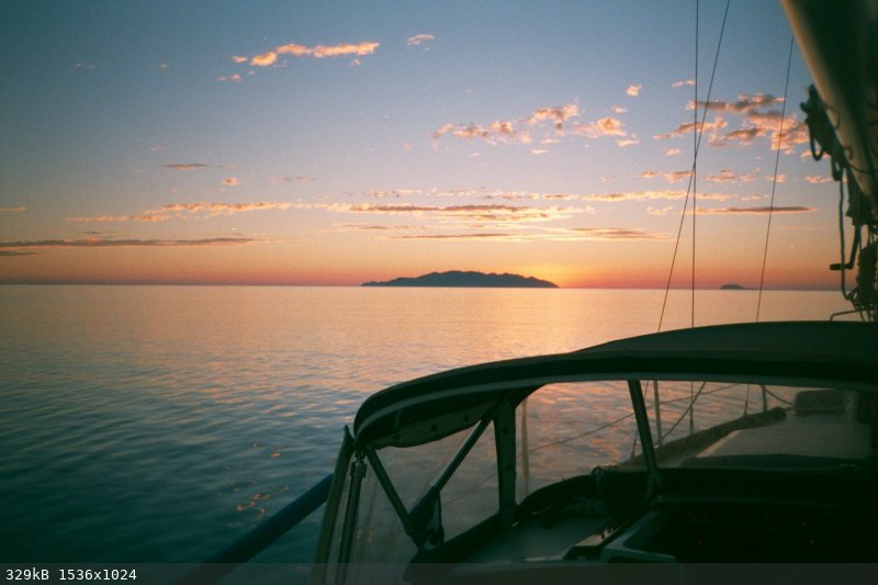 Pretty boat 1.jpg - 329kB
