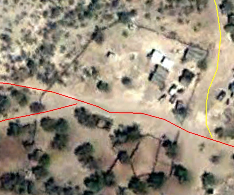 ranch gate.jpg - 153kB