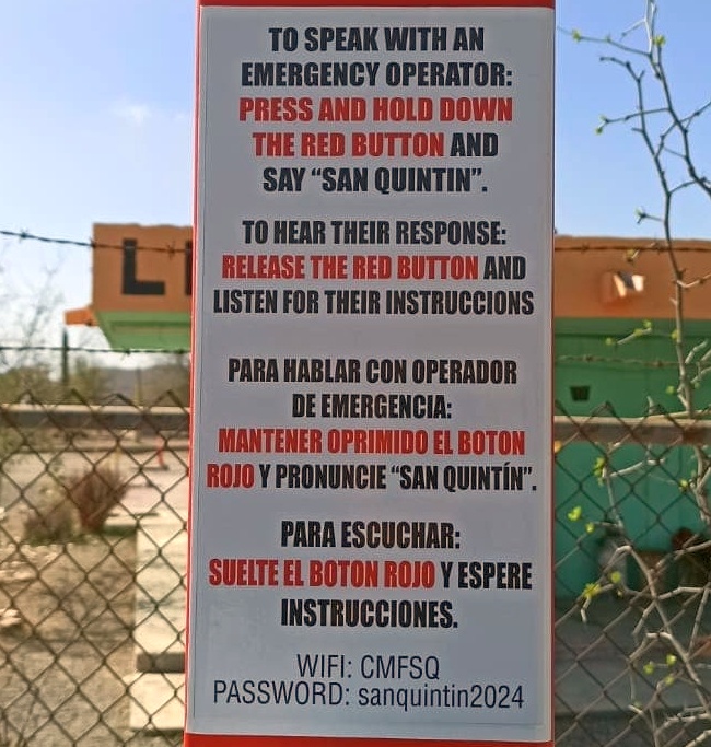 SOS Communication Towers South of El Rosario on Mex1.jpg - 174kB