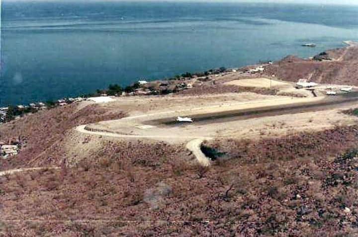 Santa Rosalia old airport.jpeg - 57kB