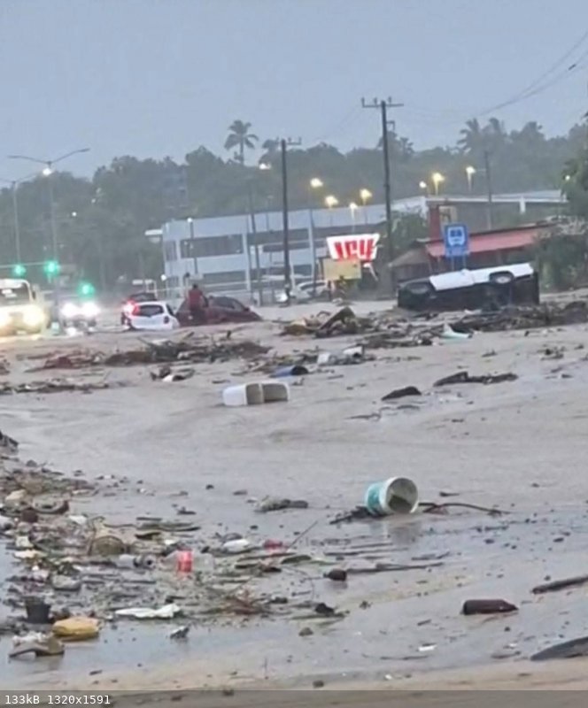 Cabo flood 2.jpg - 133kB