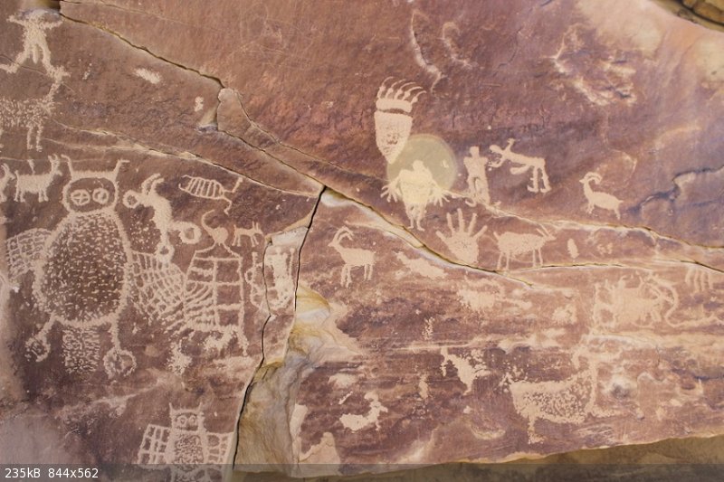 Petroglyps, Utah.jpg - 235kB