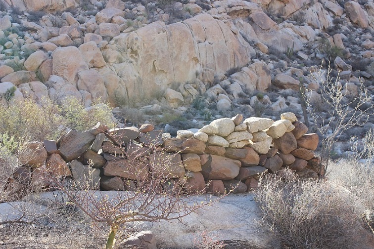 rock wall 2.jpg - 240kB