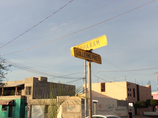 street sign.JPG - 92kB