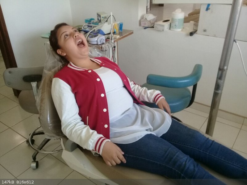 Elizabeth open mouth in chair.jpg - 147kB